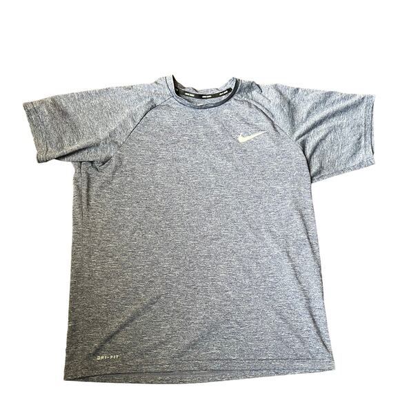 Nike Swim Men’s MD SPF 40 Dri-Fit T-shirt - Picture 1 of 5